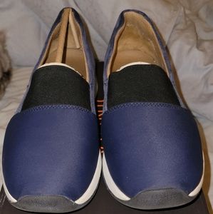 VIONIC Cameo Comfort Slip On Sneakers 8.5M Navy EUC